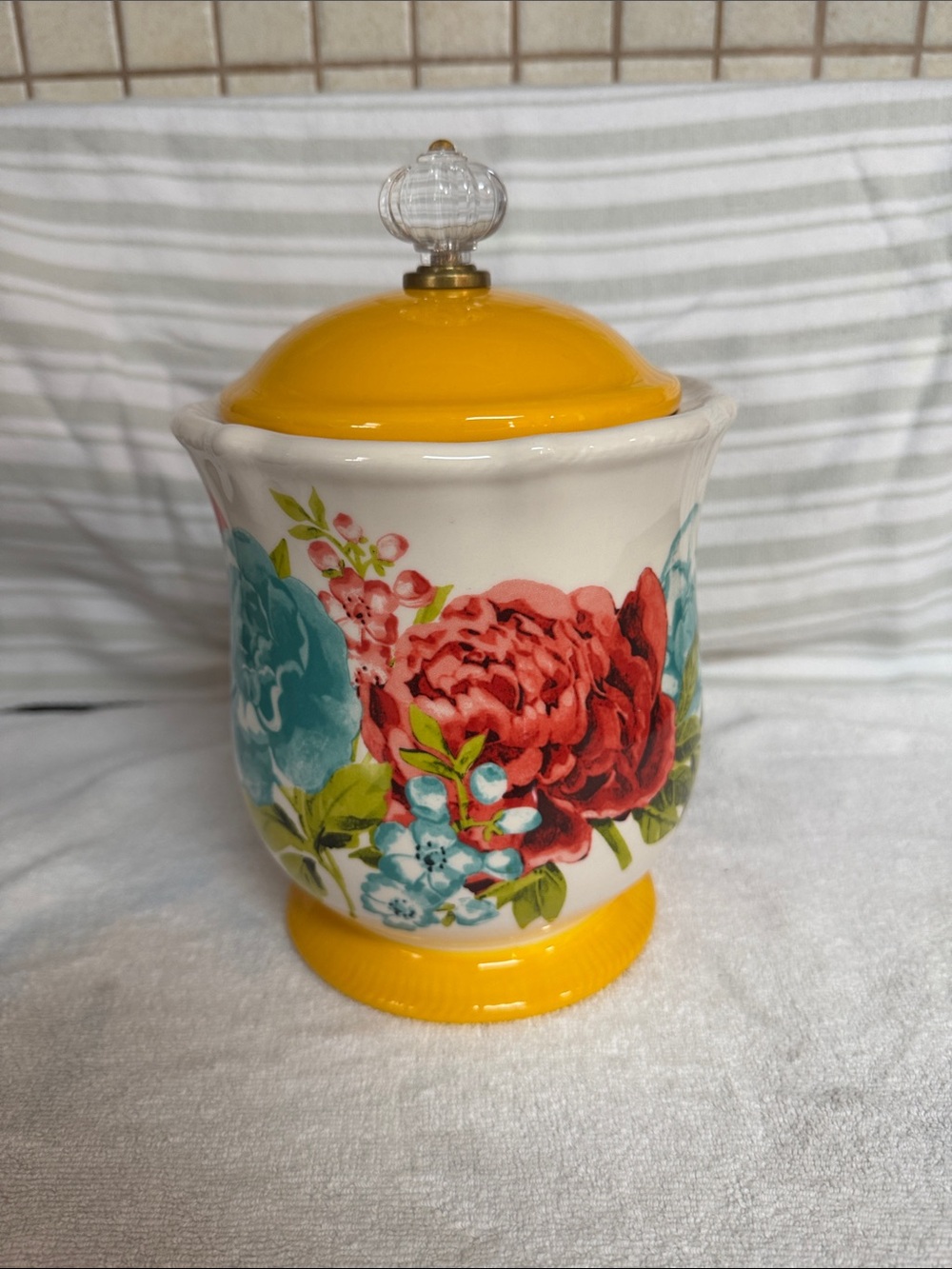 Pioneer Woman Blossom Jubilee 8.75 inch w/Acrylic Knob